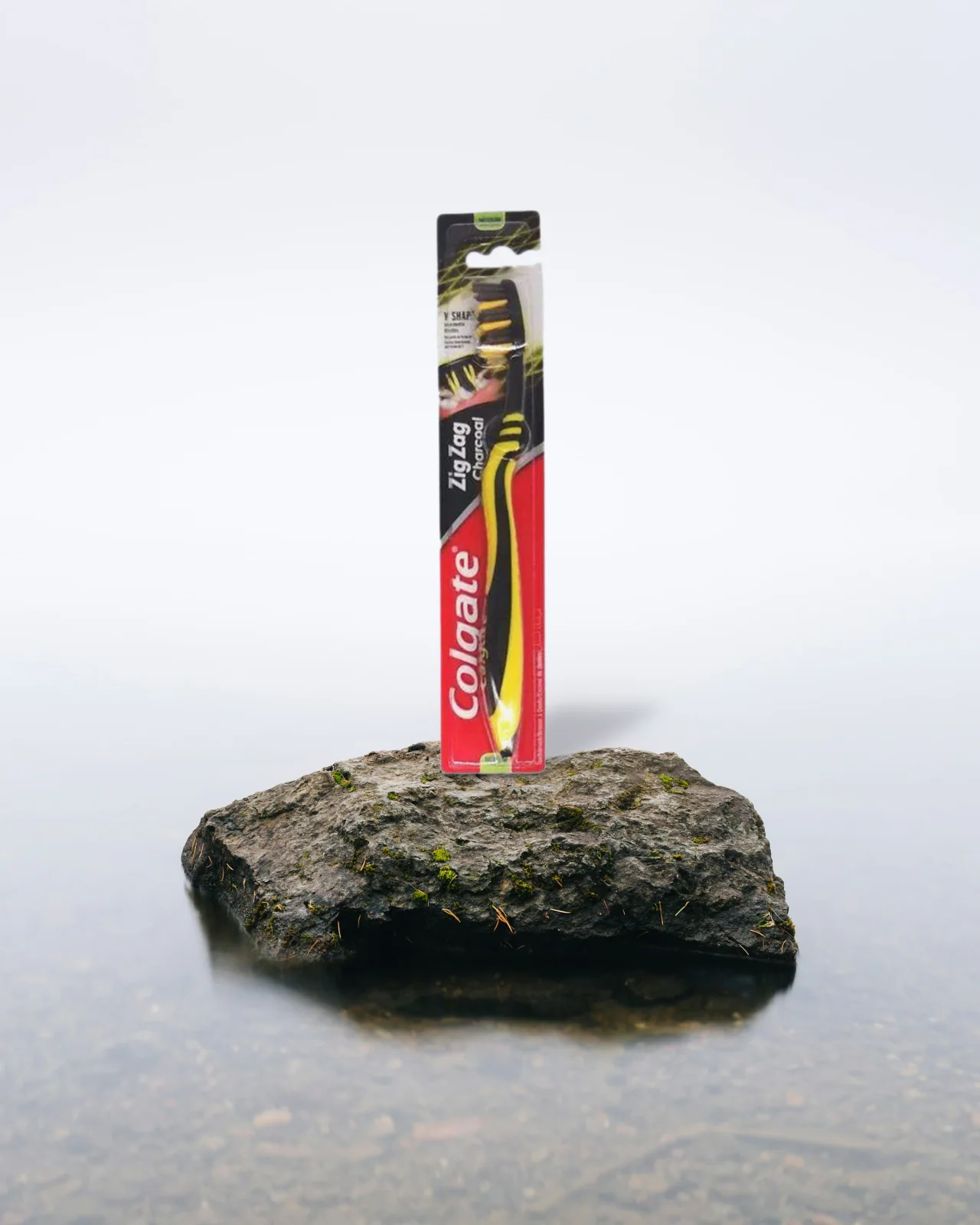 Colgate ZigZac Charcoal Toothbrush 72*