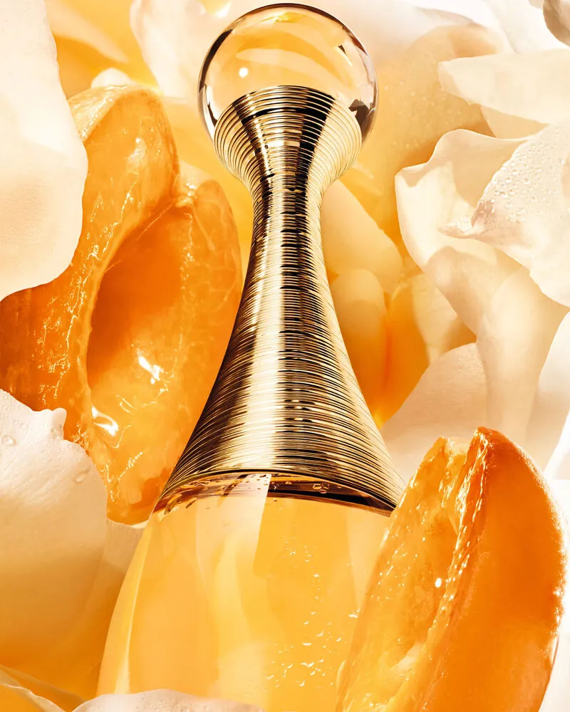 F093_J_ADORE_EDP_25_D01F_LES_OLFACTIFS_EAU_DE_PARFUM_CROP_SW_F39_2400x3000.webp